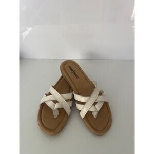 Minnetonka Women’s White Crisscross Leather Thong Slippers Size 7M